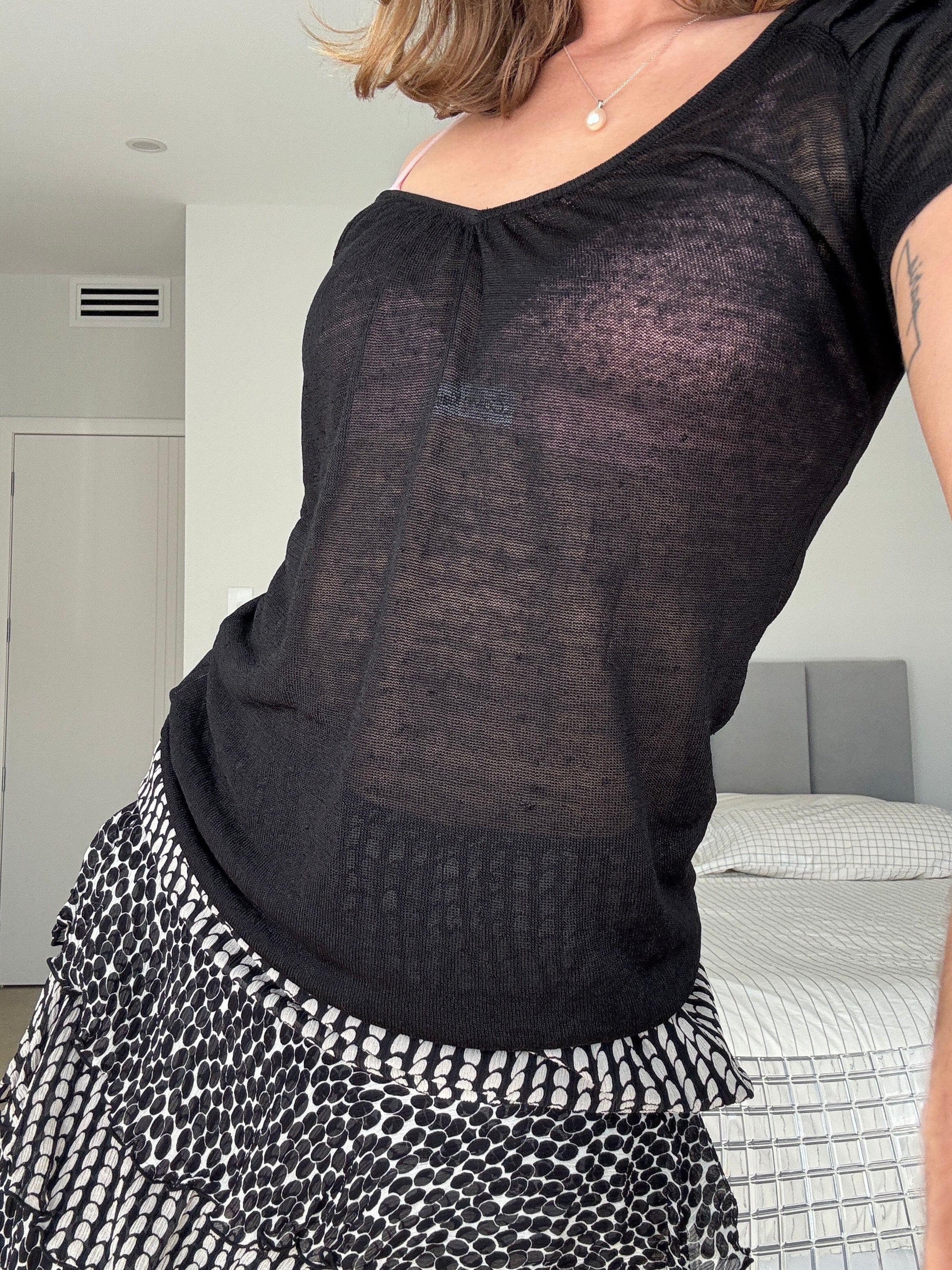 m11 / ruffle v-neck blouse
